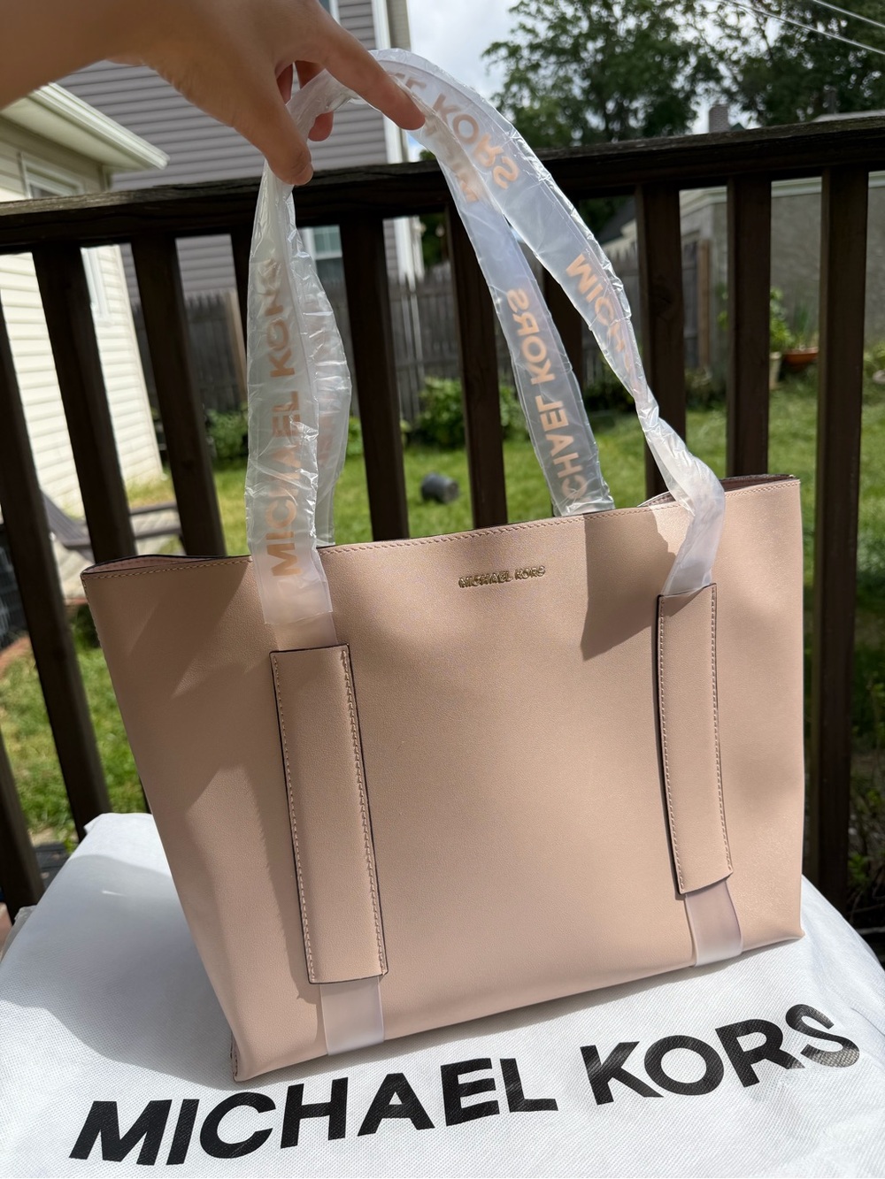MICHAEL KORS Pale Pink Logo Strap Tote - Picture 3 of 12